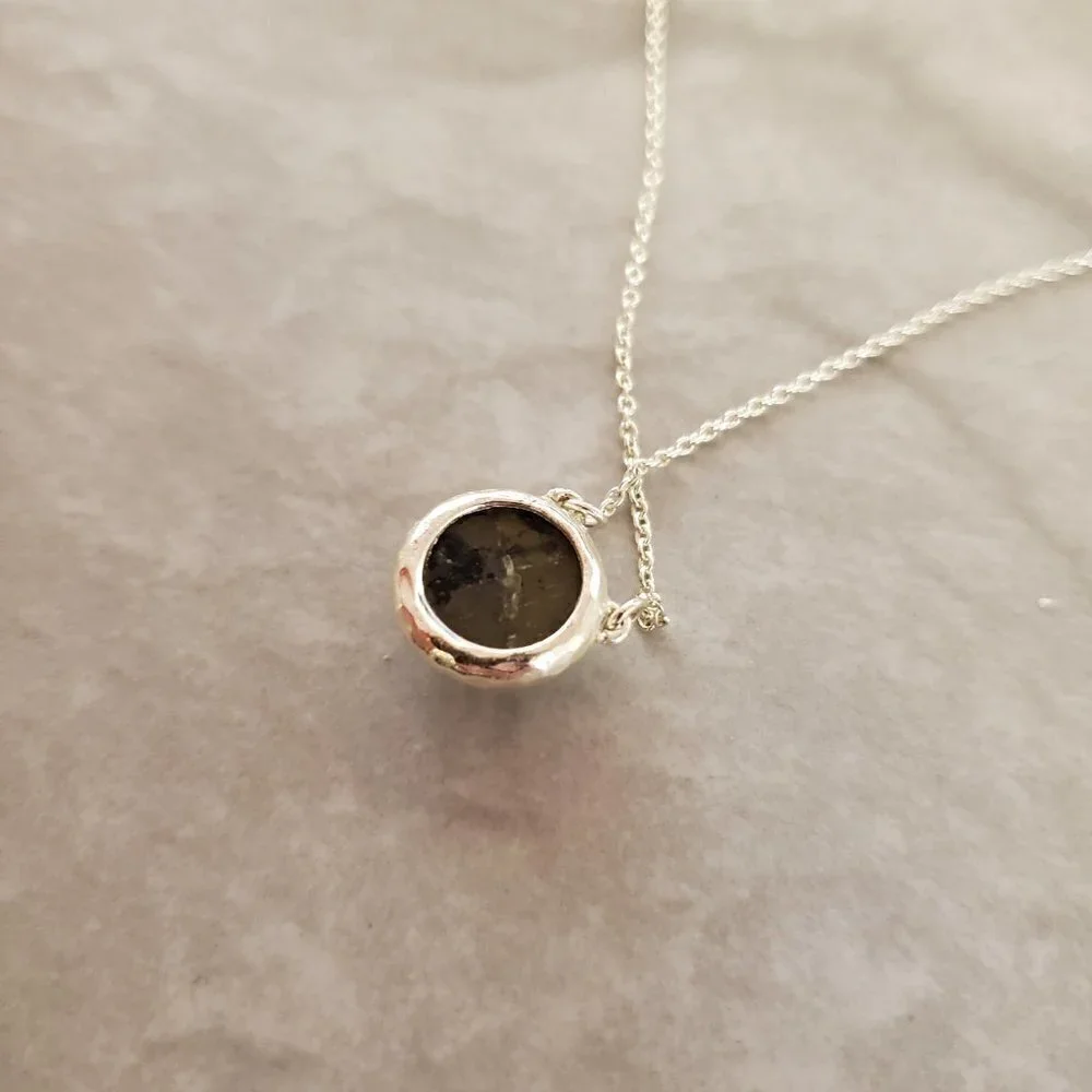 ✨ Stella and Dot Rhinestone Pendant Necklace ✨ - Picture 8 of 10